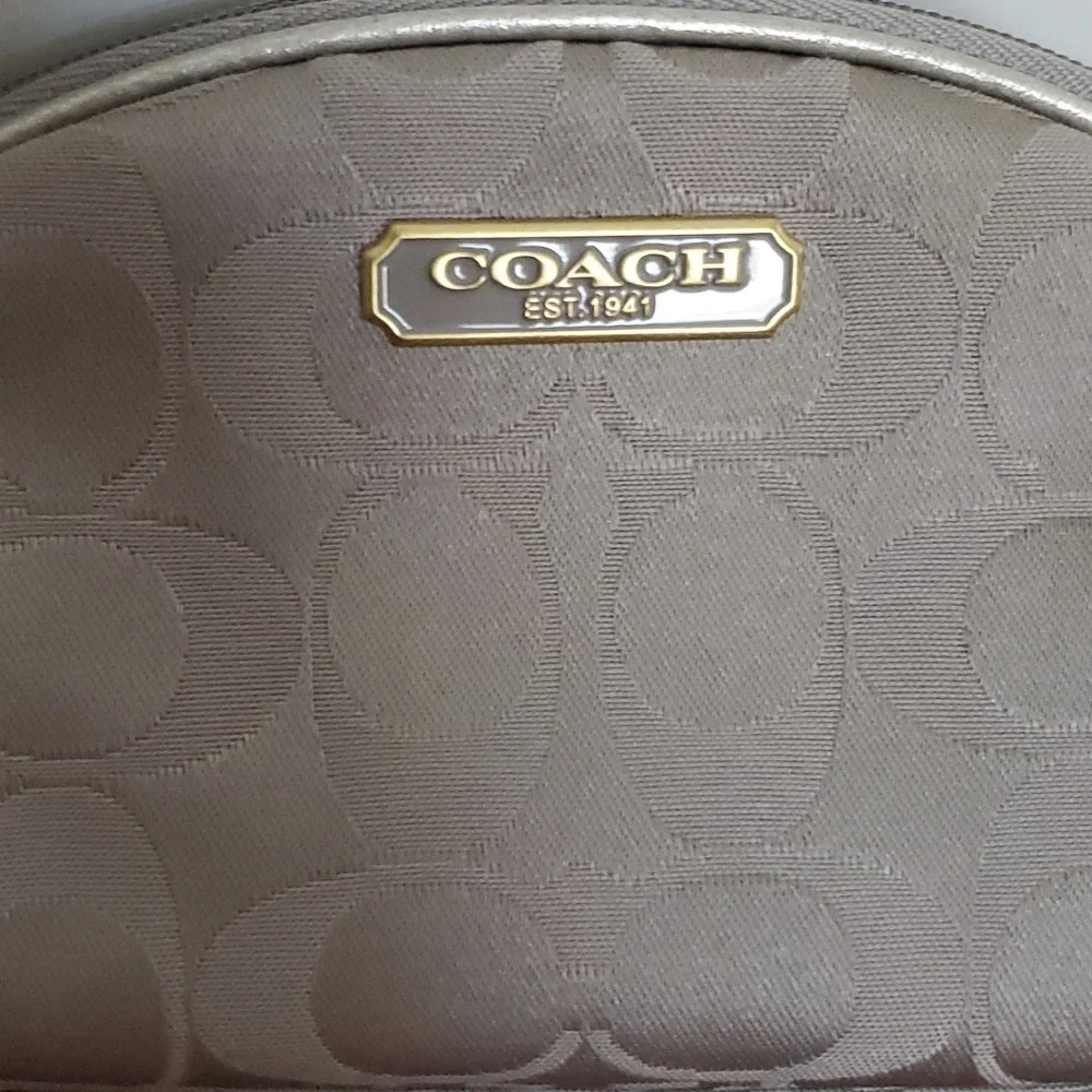 Coach cosmetic bag - Picture 2 of 6